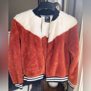 Women’s Nike Zip Up Jacket-L